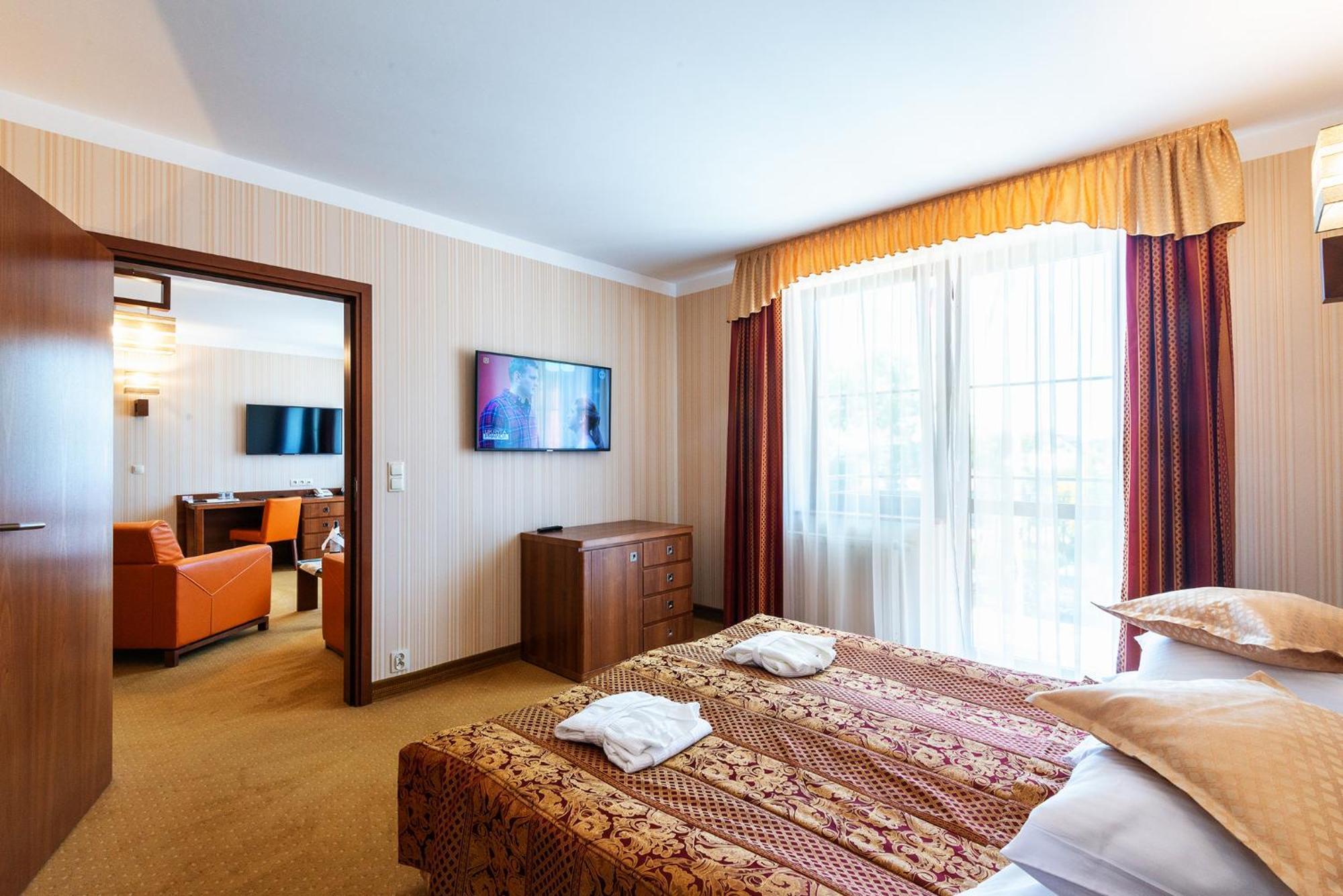 Dworek Morski Spa & Wellness Mielno  Ngoại thất bức ảnh